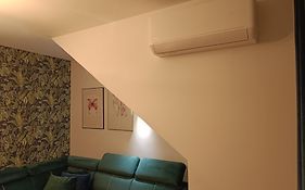 Zielony apartament z widokiem na jezioro