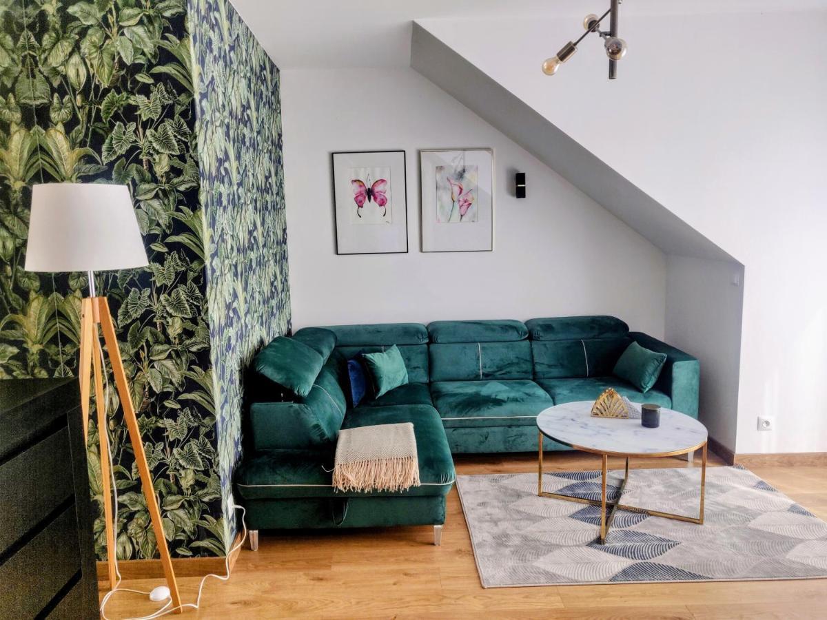 Zielony apartament z widokiem na jezioro Złotów Zewnętrze zdjęcie