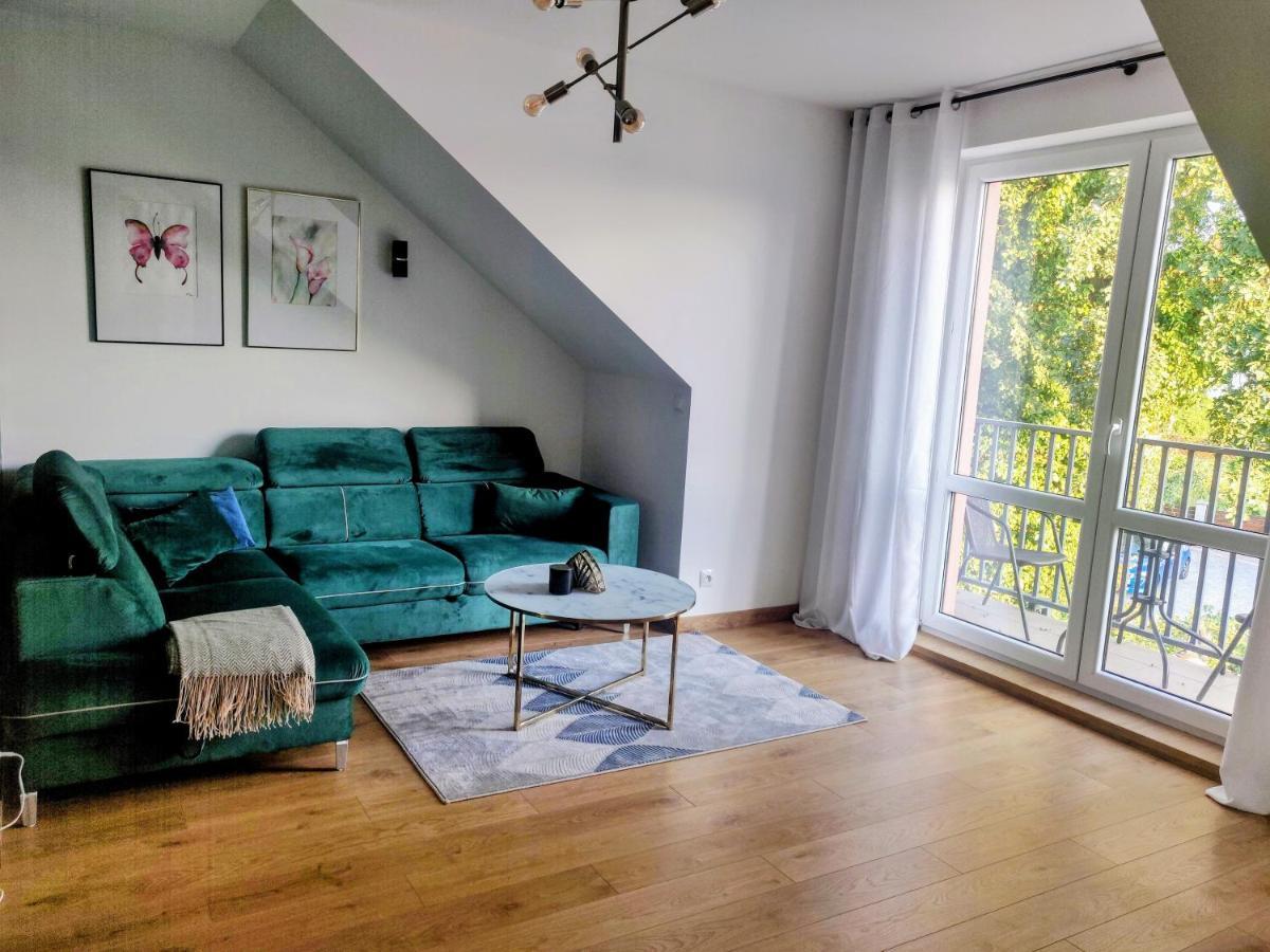 Zielony apartament z widokiem na jezioro Złotów Zewnętrze zdjęcie