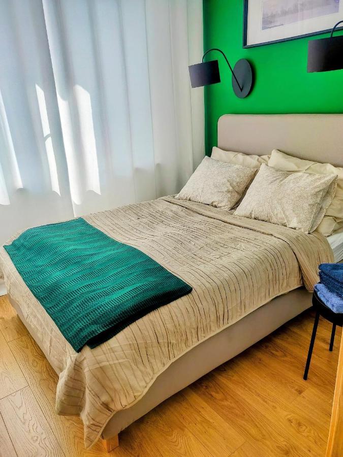 Zielony apartament z widokiem na jezioro Złotów Zewnętrze zdjęcie