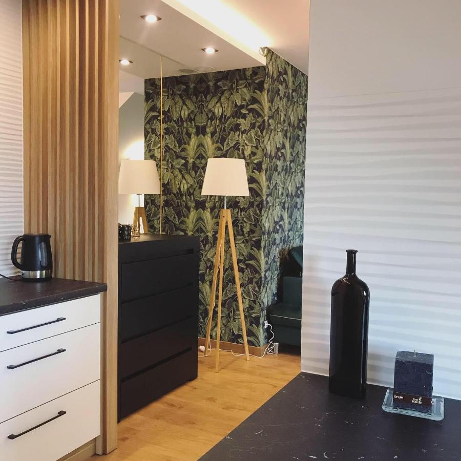Zielony apartament z widokiem na jezioro Złotów Zewnętrze zdjęcie