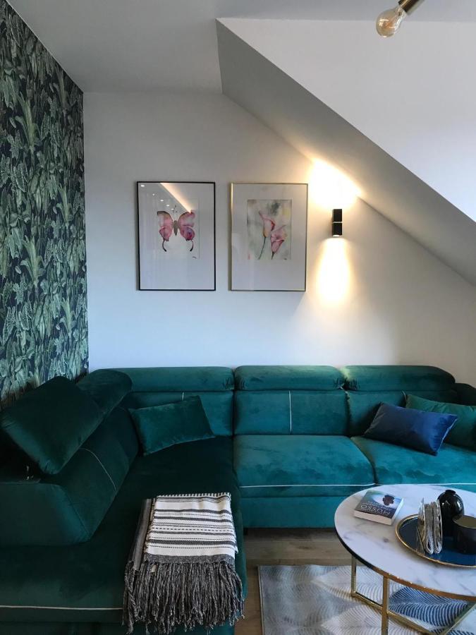 Zielony apartament z widokiem na jezioro Złotów Zewnętrze zdjęcie