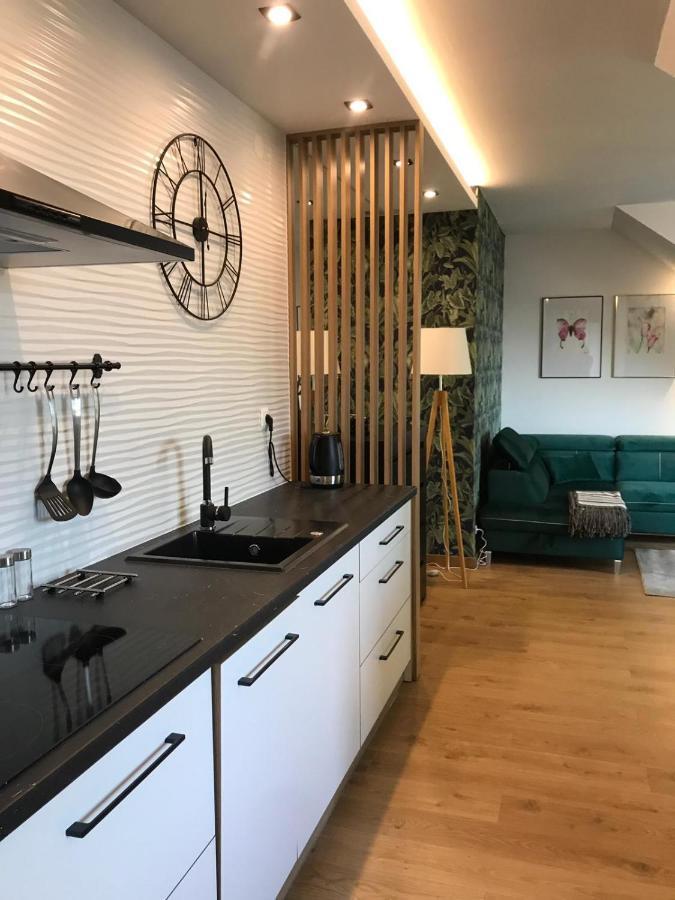 Zielony apartament z widokiem na jezioro Złotów Zewnętrze zdjęcie